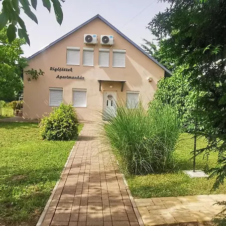 Rigofeszek Apartmanhaz