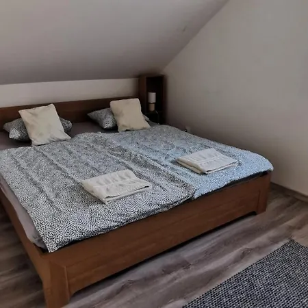 Lägenhet Rigofeszek Apartmanhaz
