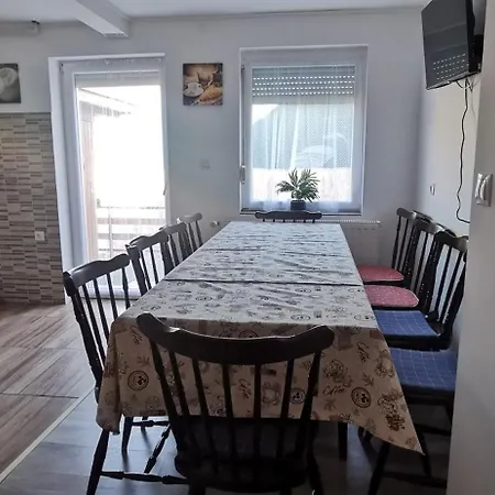 Rigofeszek Apartmanhaz Апартаменты Гардонь