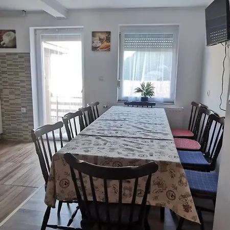 Rigofeszek Apartmanhaz Гардонь