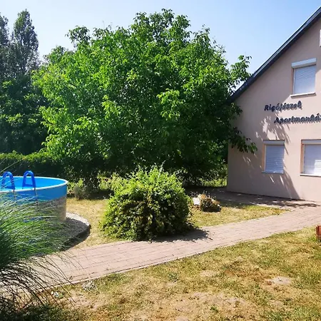 Rigofeszek Apartmanhaz * Гардонь