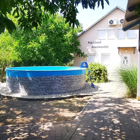 Rigofeszek Apartmanhaz Апартаменты Гардонь