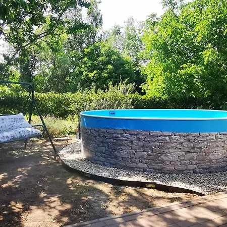 Rigofeszek Apartmanhaz Гардонь