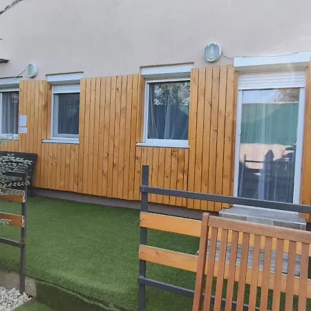 Rigofeszek Apartmanhaz Гардонь