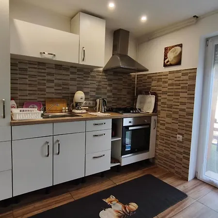 Rigófészek Apartamento