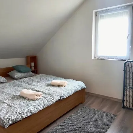Lägenhet Rigofeszek Apartmanhaz *