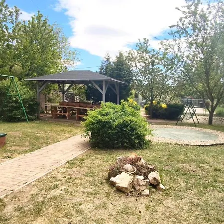 Lägenhet Rigofeszek Apartmanhaz *