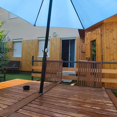Lägenhet Rigofeszek Apartmanhaz