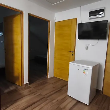 Lägenhet Rigofeszek Apartmanhaz